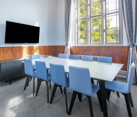 Queen's College Conference Room